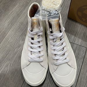 VANS “THE LIZZIE” MARSHMALLOW (SIZE 9.5MEN)